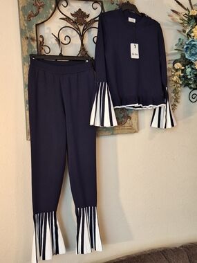 Women's Navy Two-Piece Pantsuit with White Pleated Trim. NWT Size Small